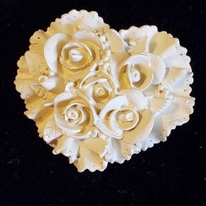 Hallmark Cards cream colored resin heart shaped brooch with roses and lace